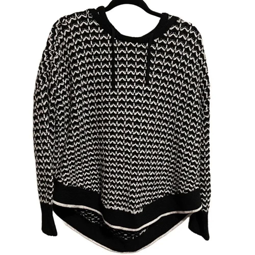 Victoria's Secret- Oversized Rounded Hem Black & White Chunky Knit Hoodie, Small